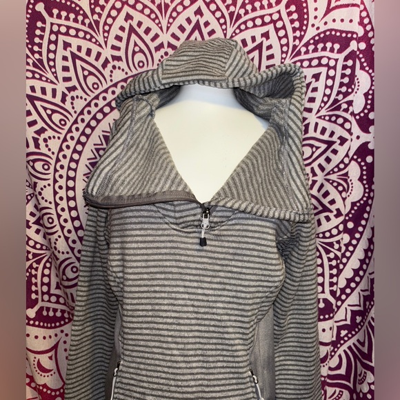Avalanche Gray Striped Quarter Zip Up Hoody Women’s Size Medium - Picture 5 of 11